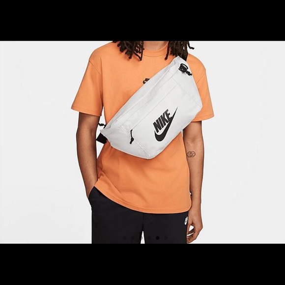 COPY - Nike Fanny pack brand new without tags - Picture 2 of 7